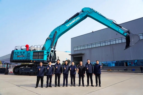 SUNWARD SWE1650FLR Excavator Sets New Domestic Record for Boom Length in Its Class