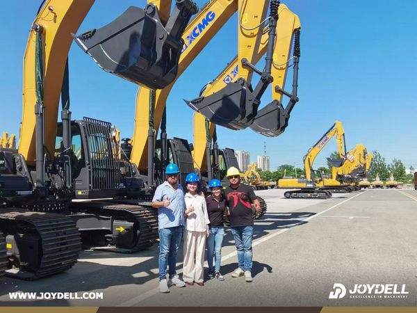 Mexico Clients Visited XCMG Factory