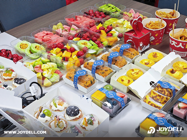 A Warm Christmas Celebration at JOYDELL