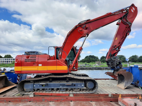 Excavator Cleaning and Maintenance Procedure