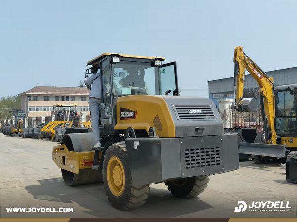 Turkmenistan - 1 Unit XCMG XS85J Road Roller