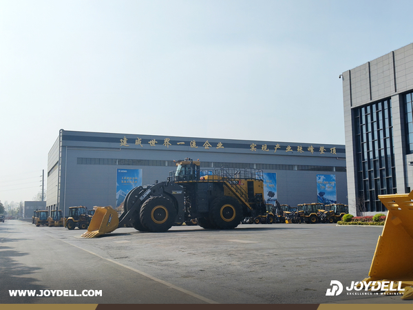 Turkey Clients Visited XCMG Factory