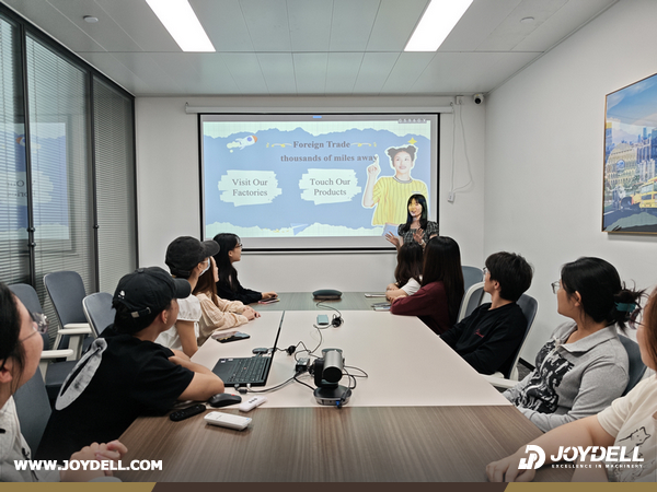 JOYDELL Business Team Shines in English Presentation Competition