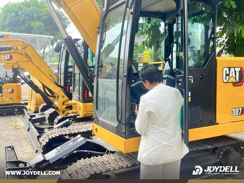 French Polynesia Clients Visited JOYDELL Office & CATERPILLAR Factory