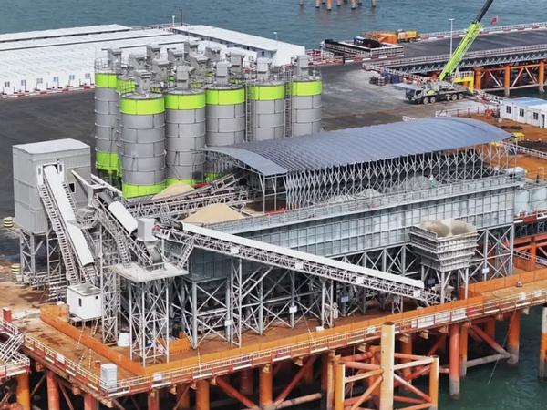 Aurora Green on the Sea: ZOOMLION Mixing Plant